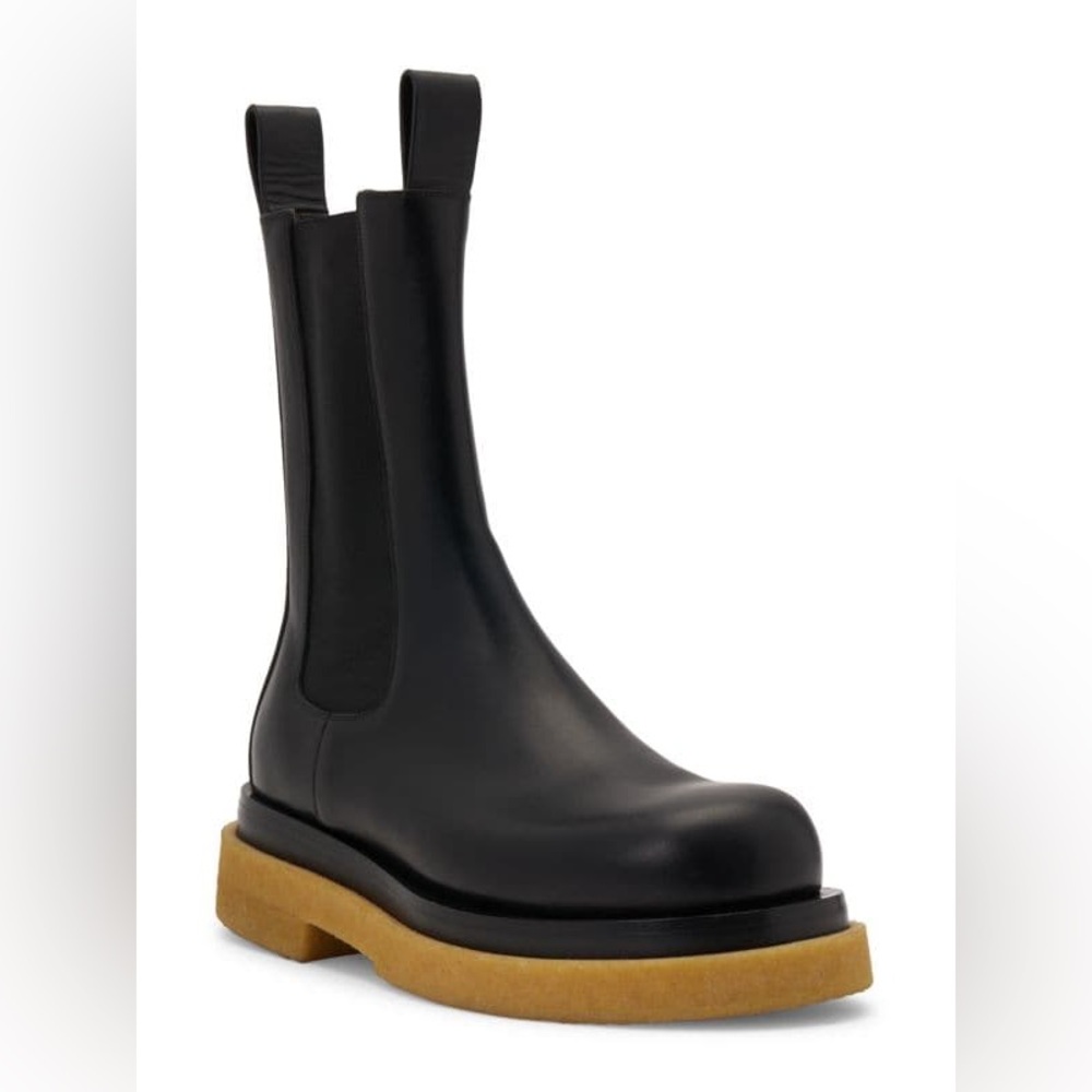 Bottega Veneta Wardrobe 02 Lug Crepe Sole Leather Boots - Picture 2 of 12